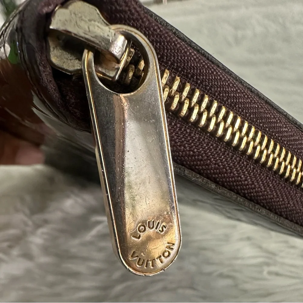 Louis Vuitton Vernis Amarante Zip‎ Around Wallet